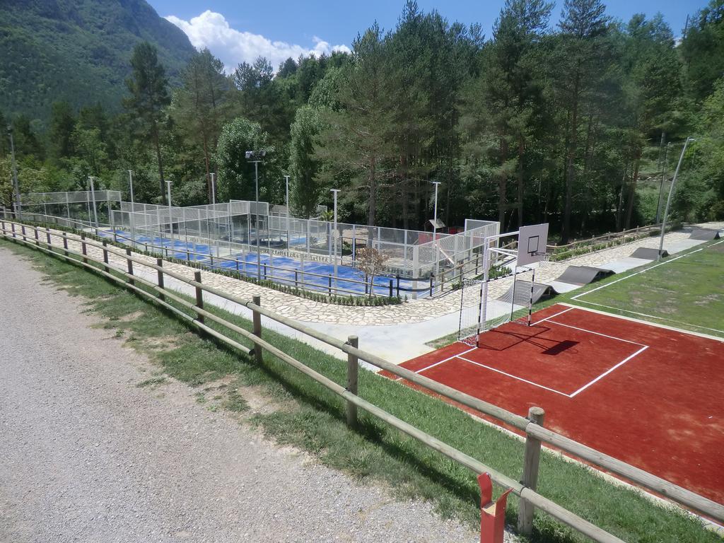 Camping L'Espelt La Pobla de Lillet Exteriér fotografie